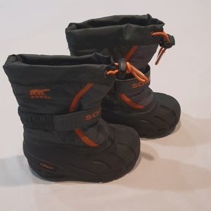 Sorel snowboots size toddler